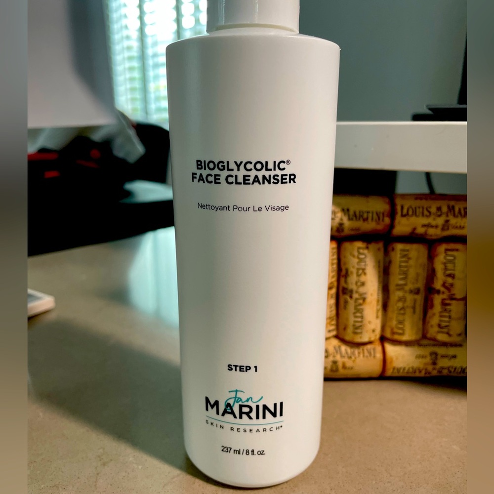 Jan Marini AUTHENTIC Bioglycolic® Face Cleanser. 8 fl. oz.